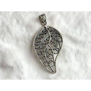 Bali Leaf Shaped Rope Accented Sterling Silver 925 Vintage Pendant | Charm